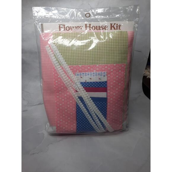 Vintage Patchwork Kit by Yours Truly Pink Flower House 9" - Picture 6 of 6
